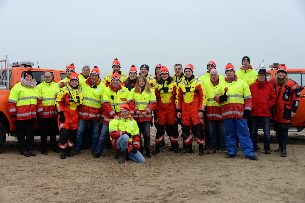 ../Images/Nieuwjaarsduik Noordwijk 2020 004.jpg